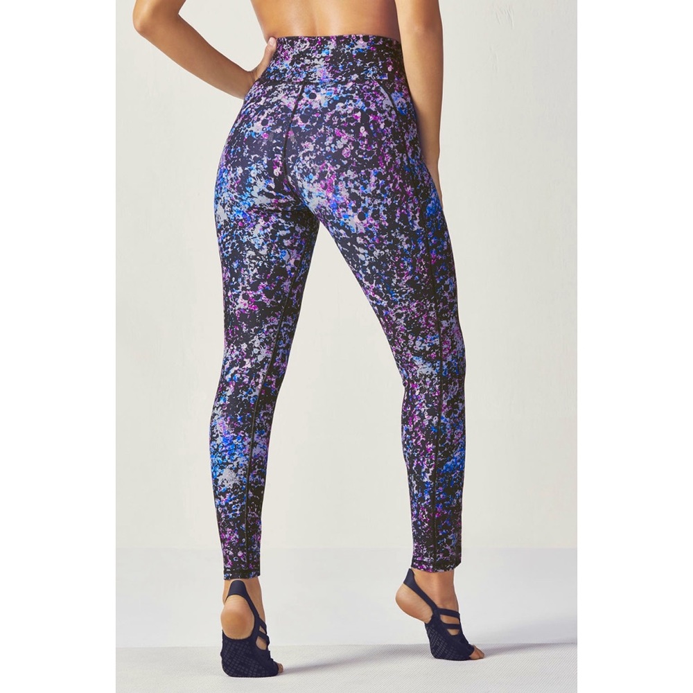 Fabletics (M) High Rise Powerhold leggings - Picture 2 of 6